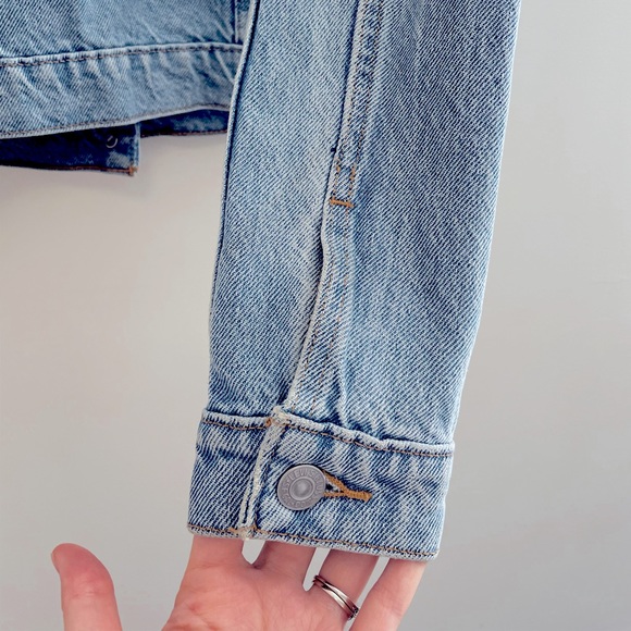 Levi’s Women’s Original Trucker Jacket - Picture 6 of 10